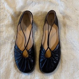 Taryn Rose Alessandra Ballet Flats Size 7 or 37.5